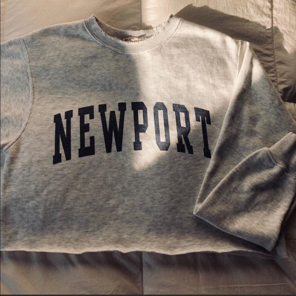 Brandy Melville Newport cropped crew neck